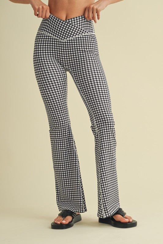 Gingham Soft Sculpt V-Waist Flare Pants
